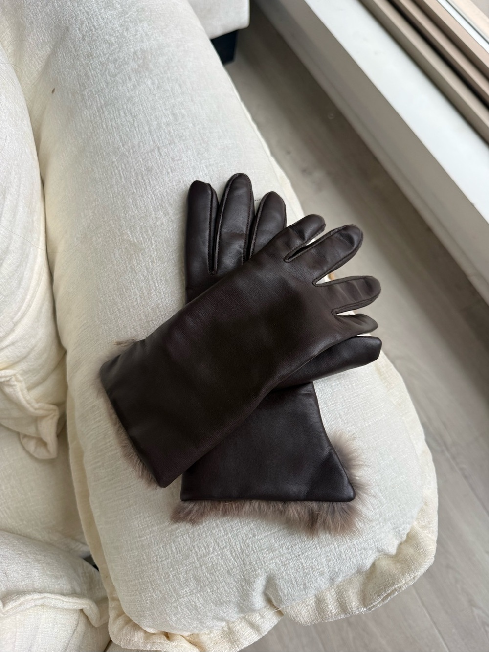 Aritzia Faux Leather Fur Chocolate Brown Gloves